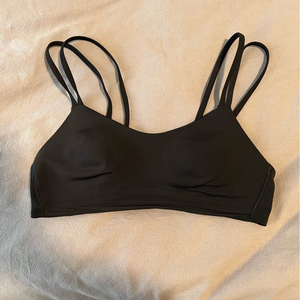 Lululemon - Like a Cloud Bra - black - size 6 -
Light Support, B/C Cup